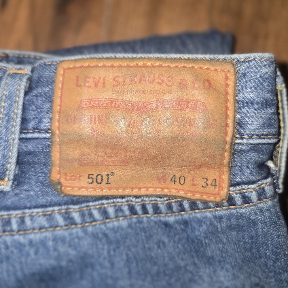 Levi 501 Jeans - Picture 2 of 5
